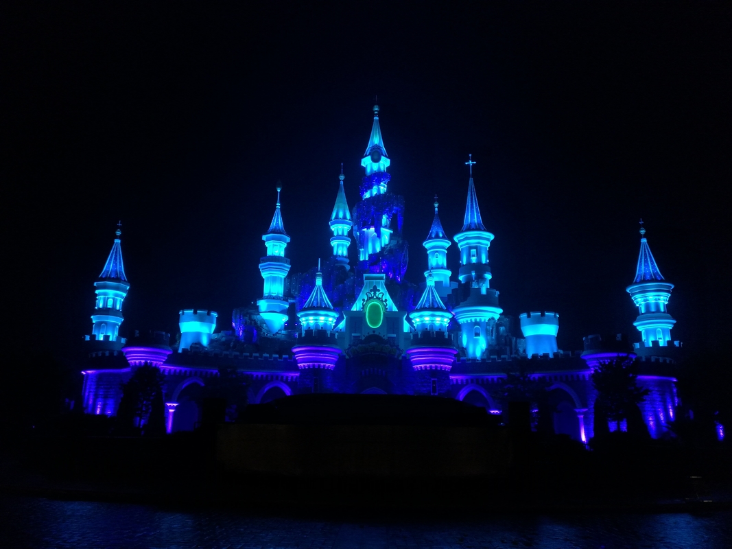 High Brightness COB LED Stage Light 200W RGBW 4 In1 Magic Par For Fantawild Cartoon Castle Project